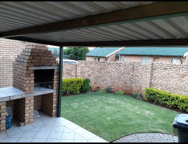 2 bed property to rent in HIGHVELD